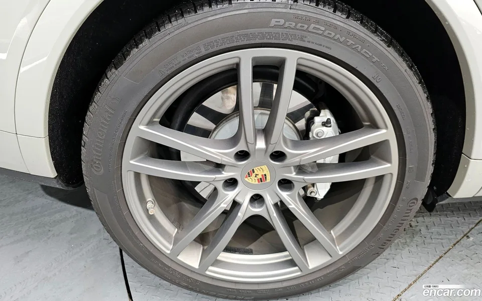Porsche Cayenne 4.0 2023 — миниатюра 2