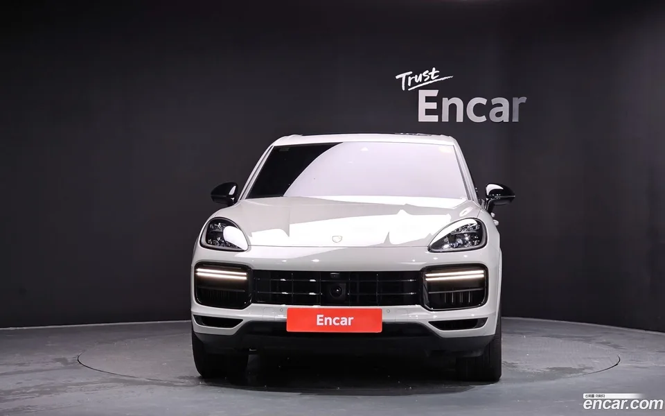 Porsche Cayenne 4.0 2023 — миниатюра 3