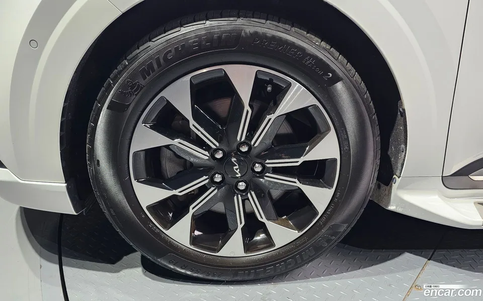 Kia Carnival 7 2022 — thumbnail 5
