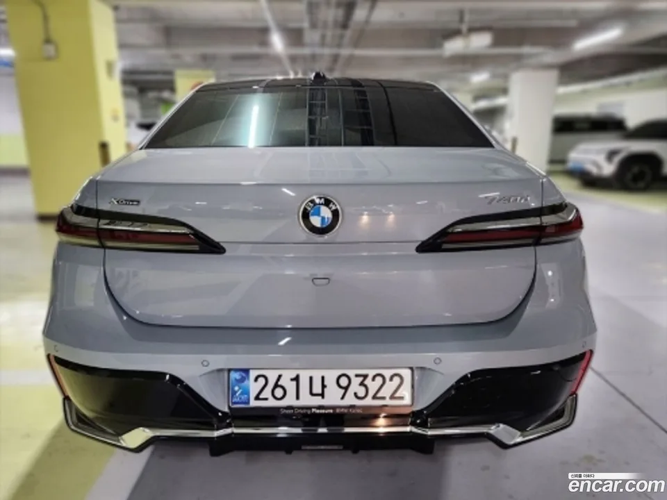 BMW 7 Series 740d xDrive M 2024 — миниатюра 4