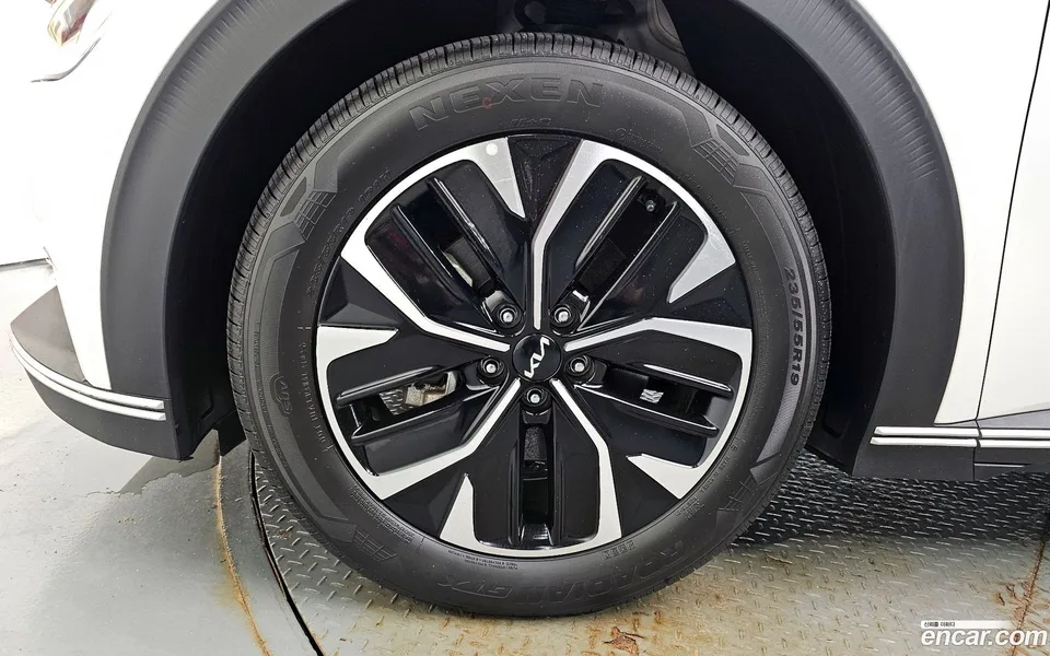 Kia EV6 2022 — миниатюра 2
