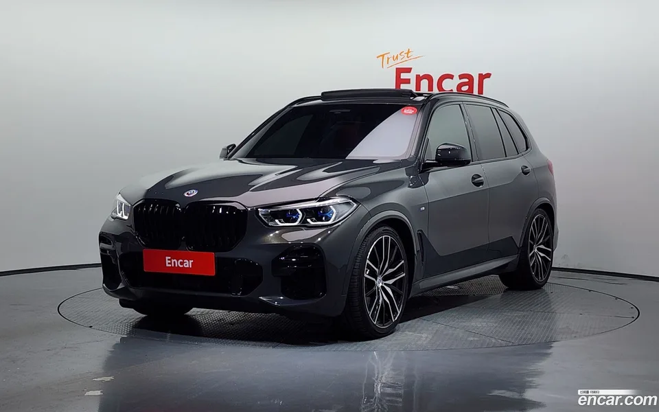BMW X5 xDrive 40d M 2023 — фото 1, купить с доставкой в Москву