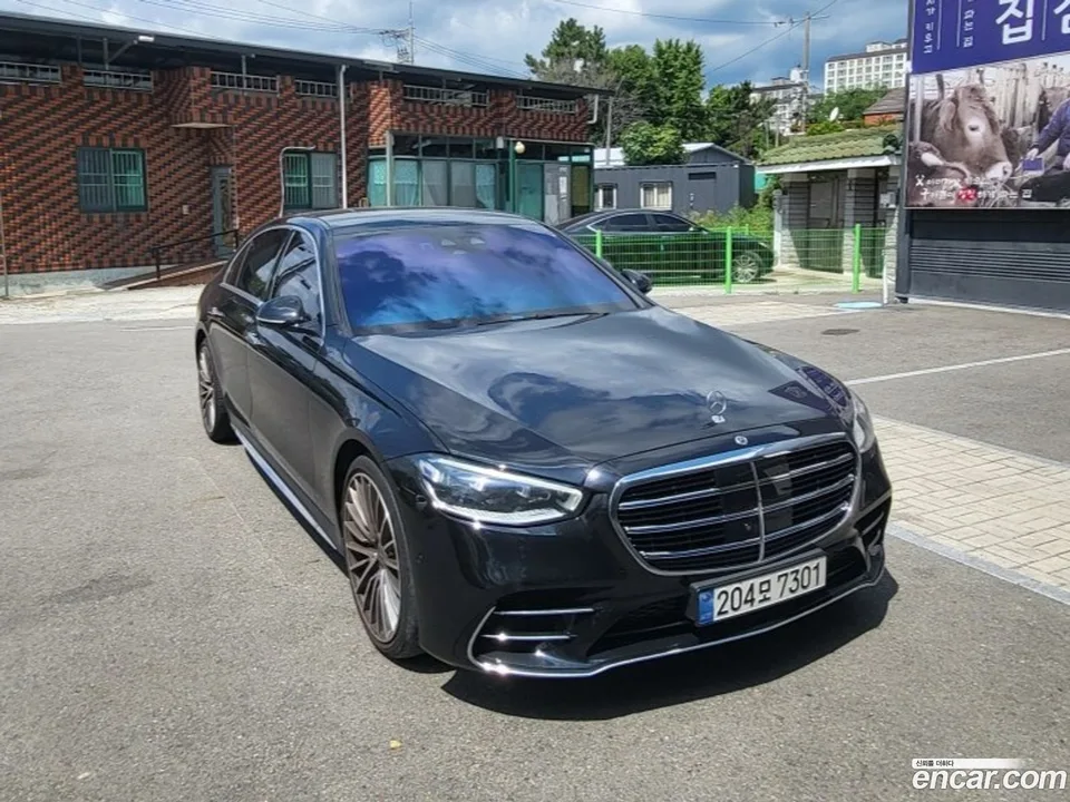 Mercedes-Benz S-Class S500L 4MATIC 2023 — thumbnail 3