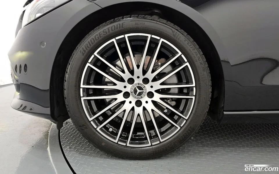 Mercedes-Benz C-Class C300 4MATIC 2024 — миниатюра 2
