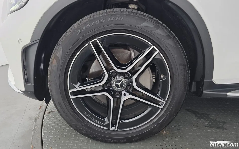 Mercedes-Benz GLC-Class GLC300 4MATIC 2023 — миниатюра 2