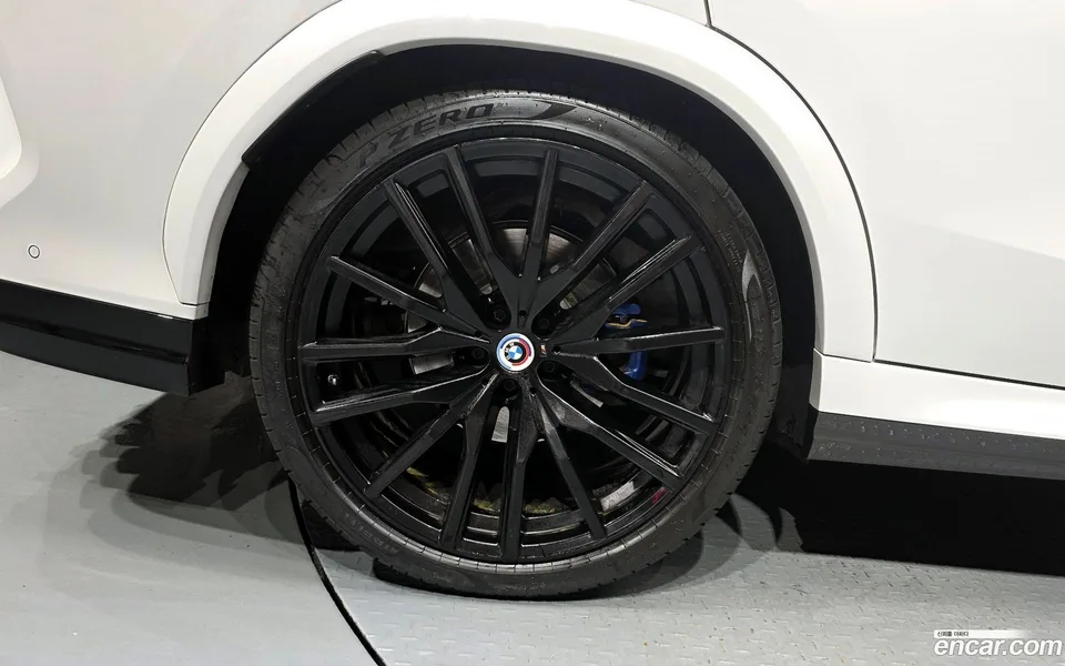 BMW X6 xDrive40i M 2023 — миниатюра 5