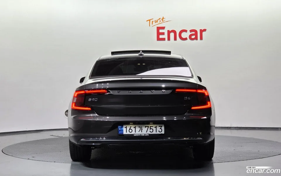 Volvo S90 B6 AWD 2023 — миниатюра 4