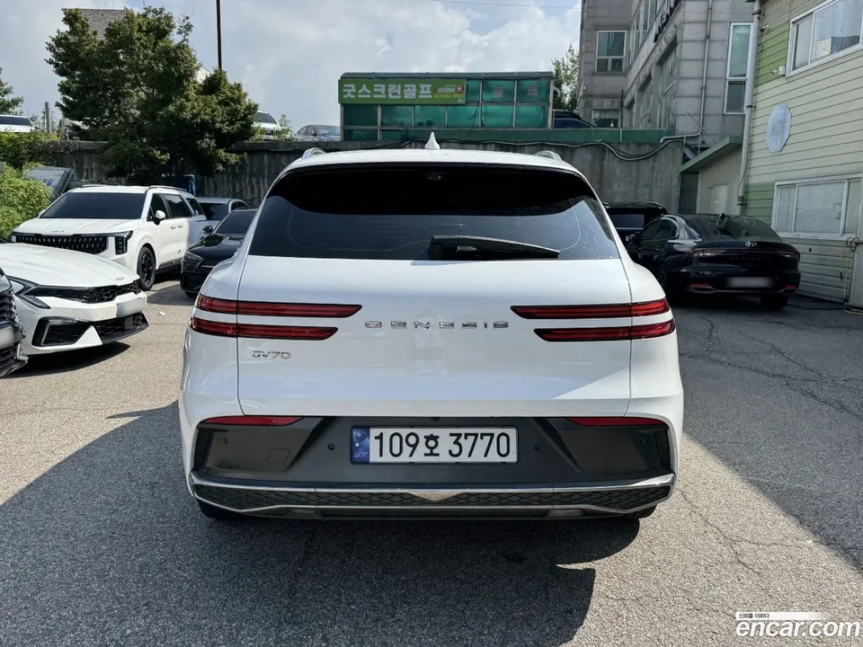 Genesis GV70 2.5T 2WD 2024 — миниатюра 4