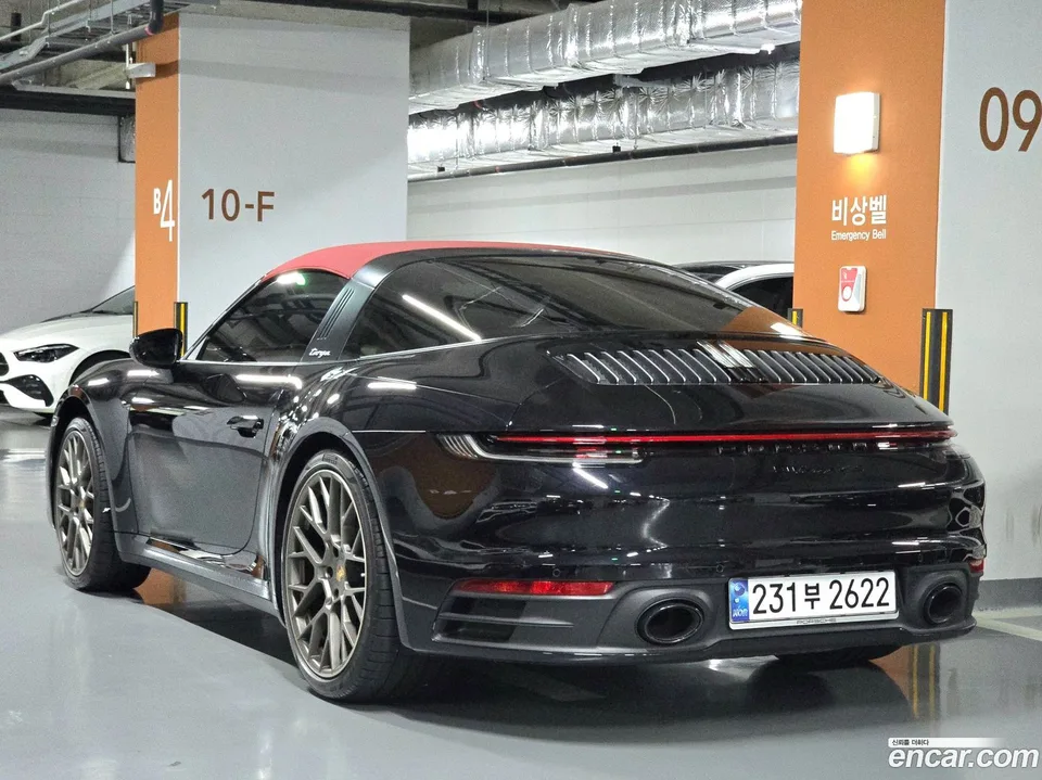 Porsche 911 (992) 4S 2024 — миниатюра 3
