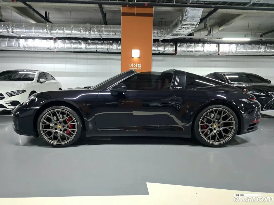 Porsche 911 (992) 4S 2024 — миниатюра 5