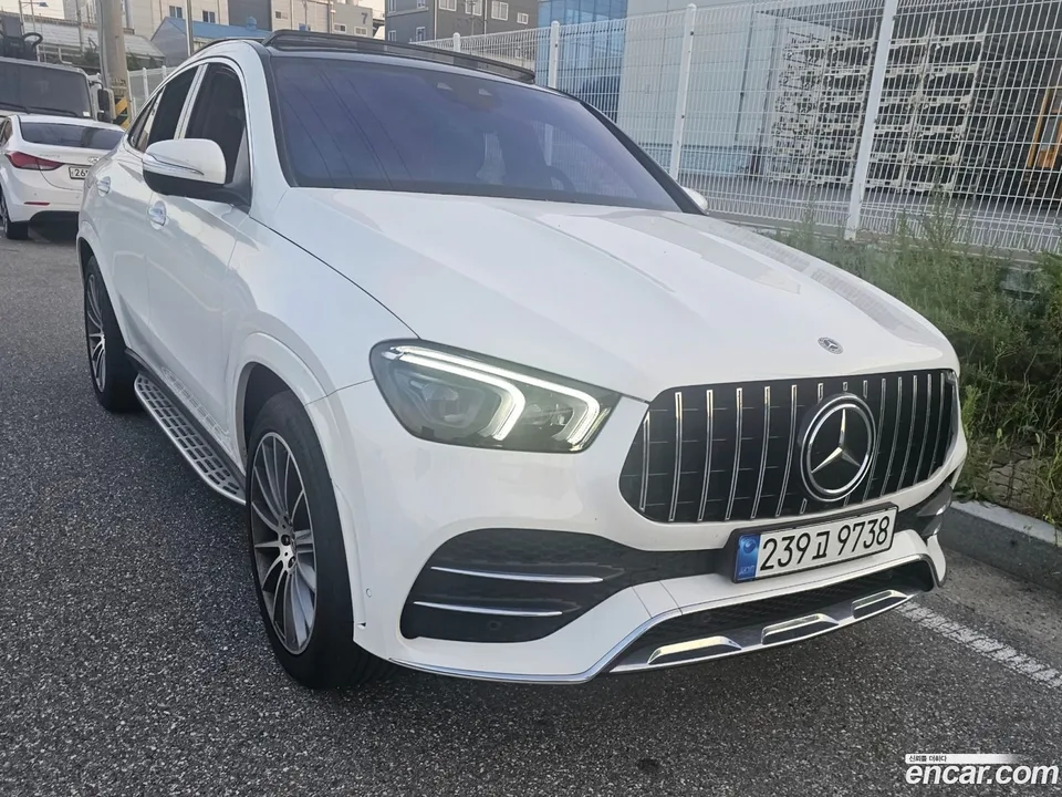 Mercedes-Benz GLE-Class GLE400d 4MATIC 2023 — фото 1, купить с доставкой в Москву