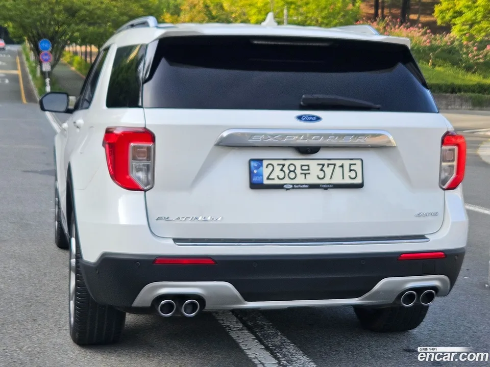 Ford Explorer 3.0 4WD 2023 — миниатюра 2