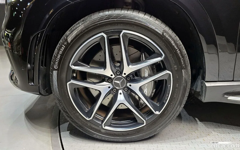 Mercedes-Benz GLE-Class AMG GLE53 4MATIC+ 2023 — миниатюра 5