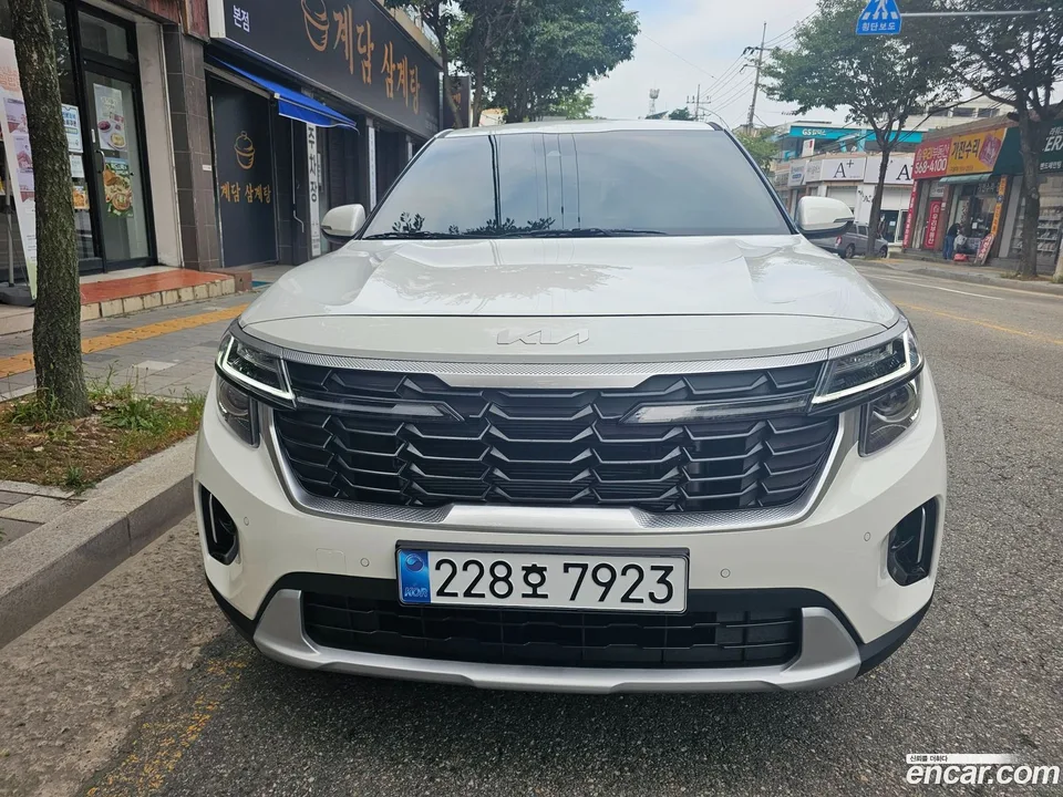 Kia Seltos 1.6 2WD 2025 — photo 1, buy with delivery to Moscow