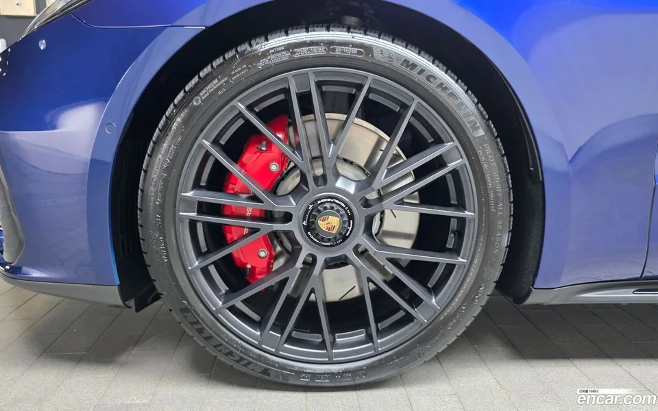 Porsche Panamera (976) 4.0 GTS 2025 — миниатюра 2