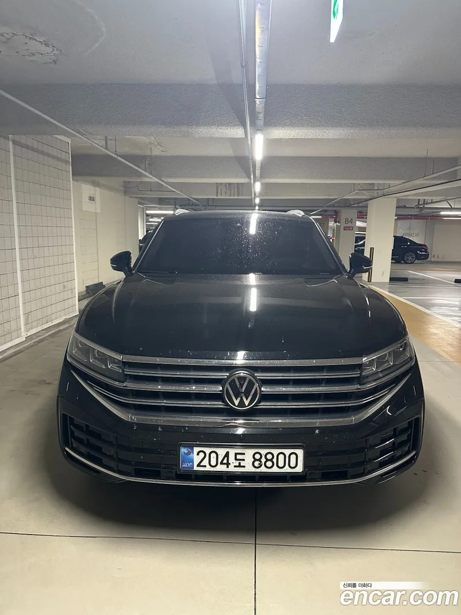 Volkswagen Touareg 3.0 TDI 2024 — photo 1, buy with delivery to Moscow