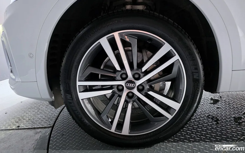 Audi Q5 45 TFSI 2023 — миниатюра 2