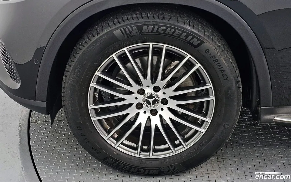 Mercedes-Benz GLC-Class GLC300 4MATIC 2024 — миниатюра 2
