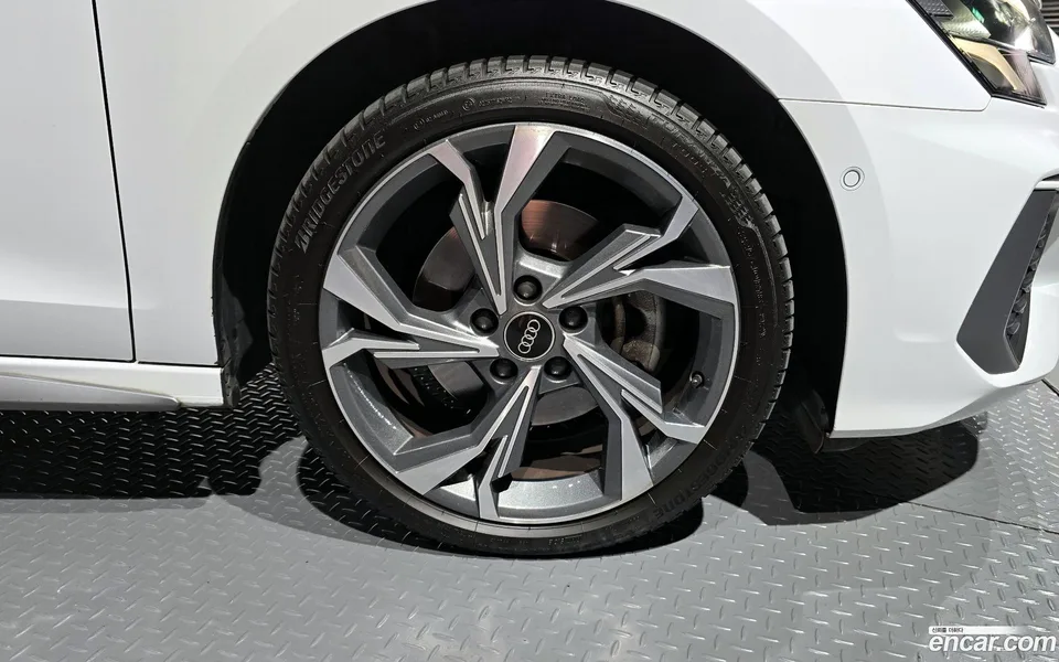 Audi A3 (8Y) 40 TFSI 2023 — миниатюра 2