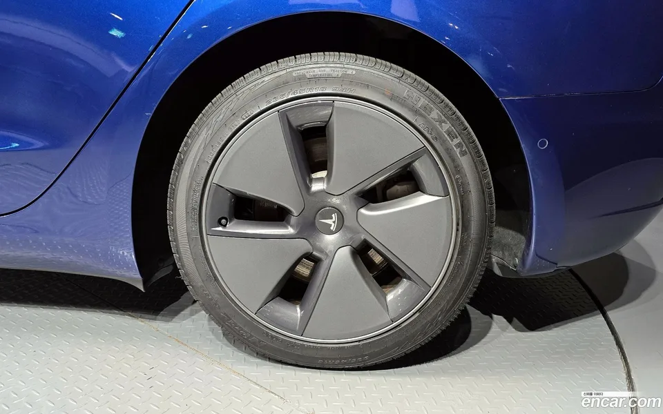Tesla Model 3 AWD 2022 — миниатюра 2