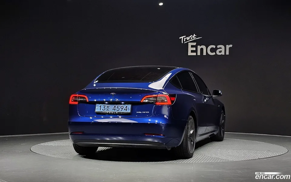 Tesla Model 3 AWD 2022 — миниатюра 4