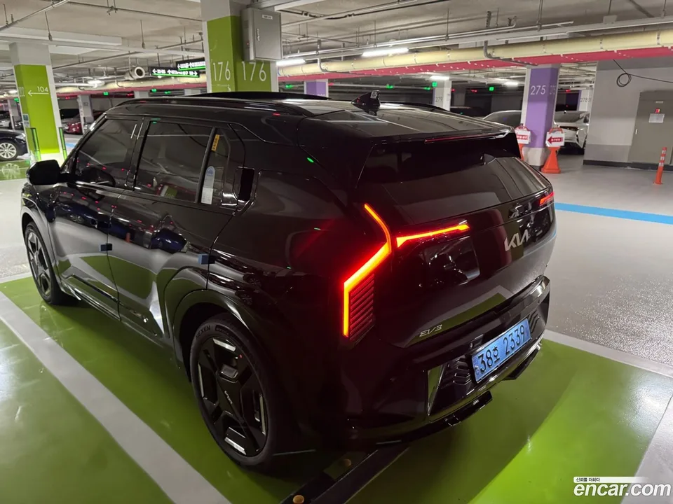 Kia EV3 2WD 2025 — thumbnail 3