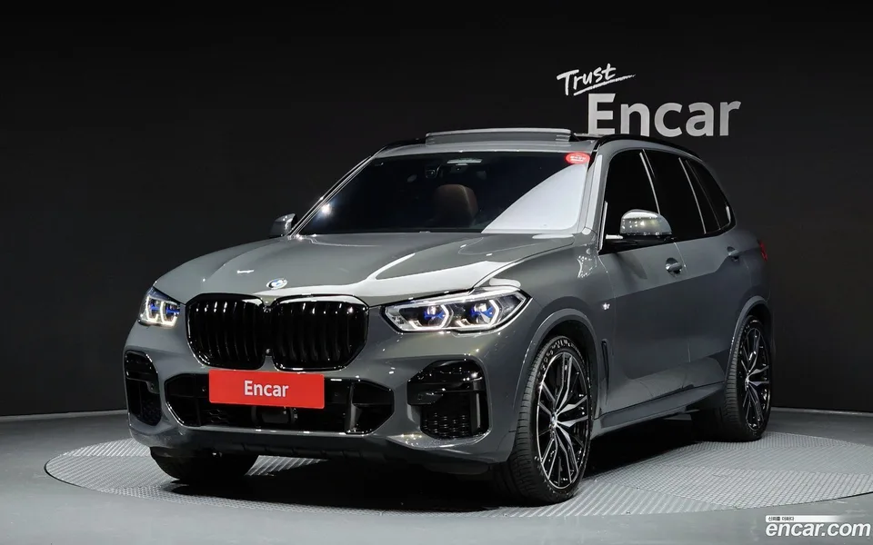 BMW X5 xDrive 40d M 2023 — фото 1, купить с доставкой в Москву