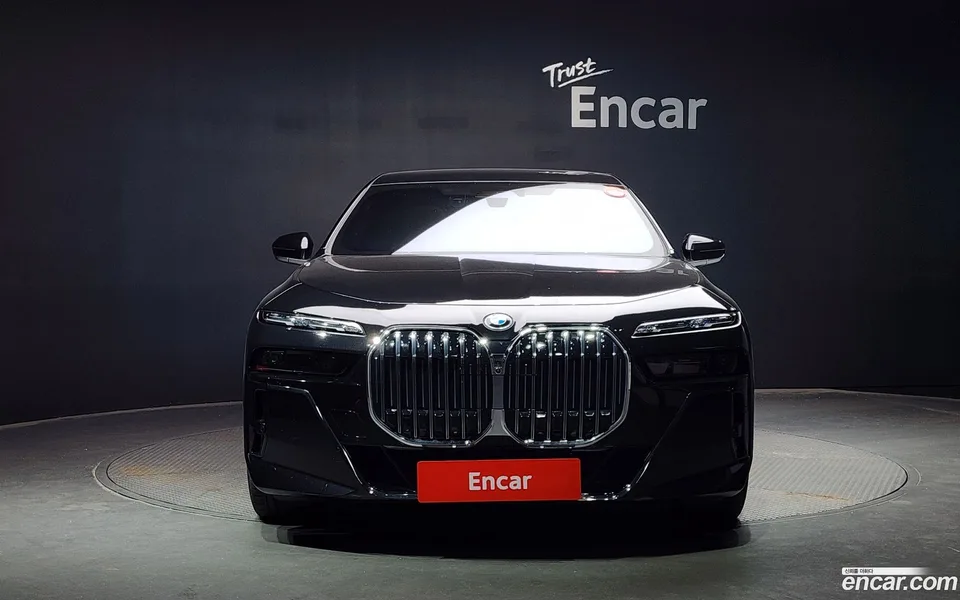 BMW 7 Series 750e xDrive M 2024 — миниатюра 3