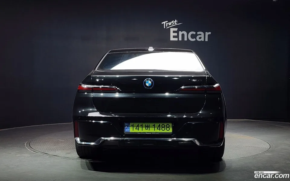BMW 7 Series 750e xDrive M 2024 — миниатюра 4