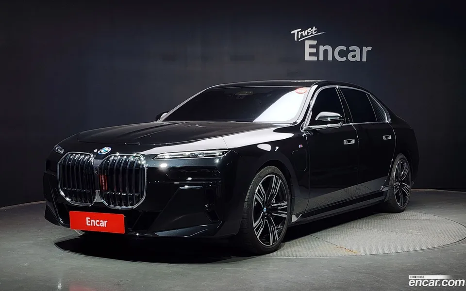 BMW 7 Series 750e xDrive M 2024 — фото 1, купить с доставкой в Москву