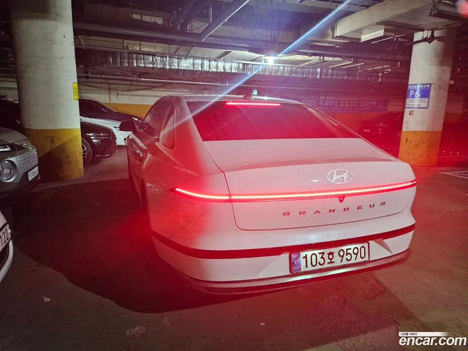 Hyundai Grandeur 2.5 2WD 2024 — миниатюра 2