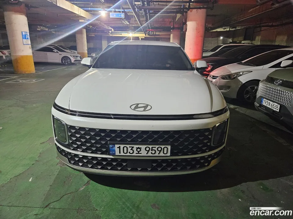 Hyundai Grandeur 2.5 2WD 2024 — фото 1, купить с доставкой в Москву