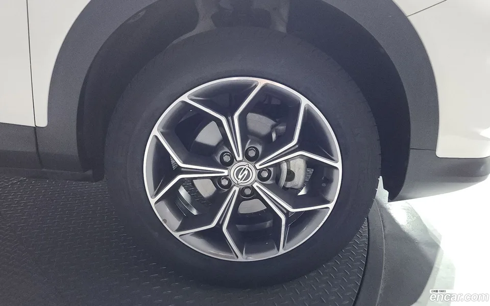 KG Mobility Korando 1.5 2WD C7 2023 — миниатюра 2