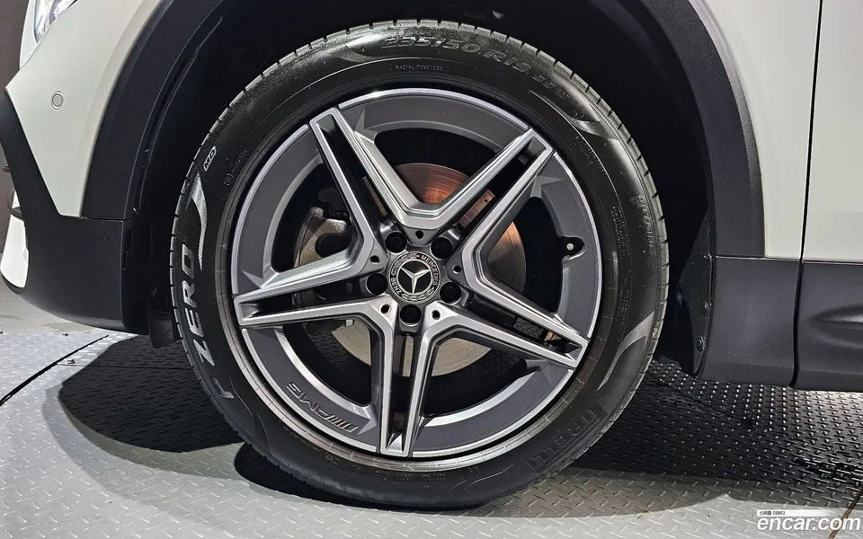 Mercedes-Benz GLB-Class GLB250 4MATIC 2023 — миниатюра 5
