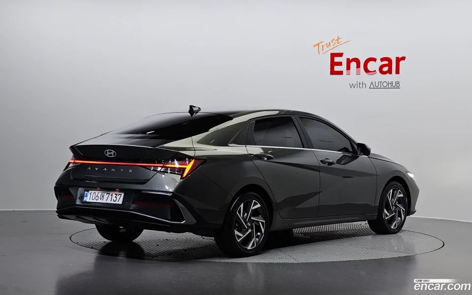 Hyundai Avante CN7 Hybrid 2025 — миниатюра 2