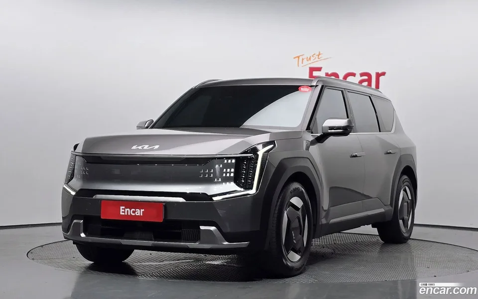 Kia EV9 2WD 2024 — фото 1, купить с доставкой в Москву