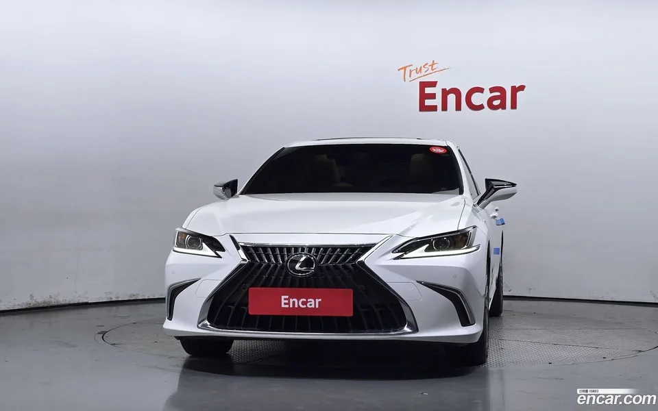 Lexus ES 300h 2024 — миниатюра 3