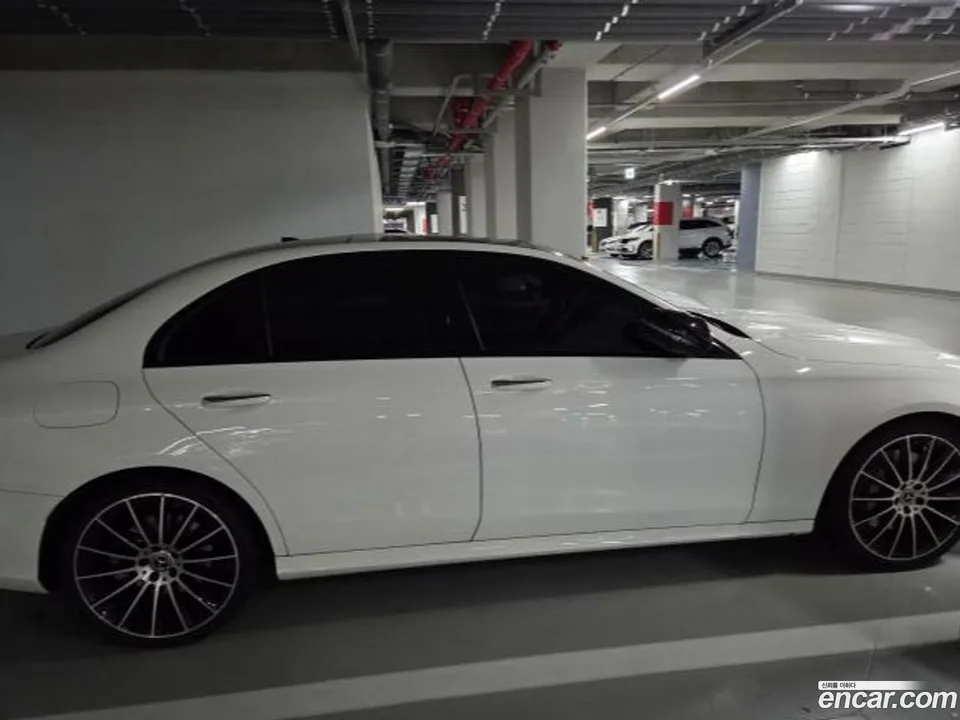 Mercedes-Benz E-Class E350 4MATIC AMG Line 2023 — миниатюра 3