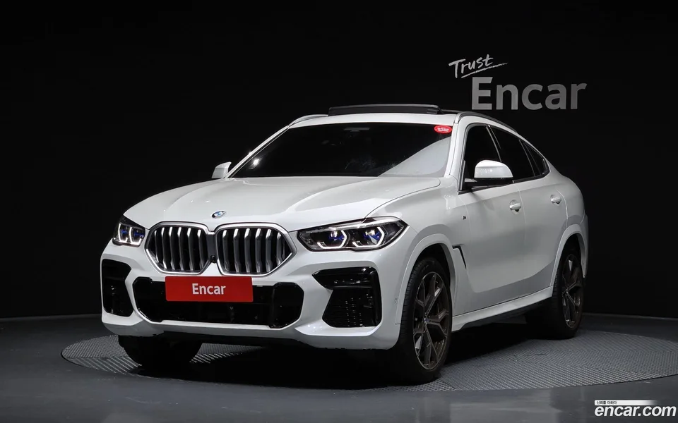 BMW X6 xDrive40i M 2023 — фото 1, купить с доставкой в Москву