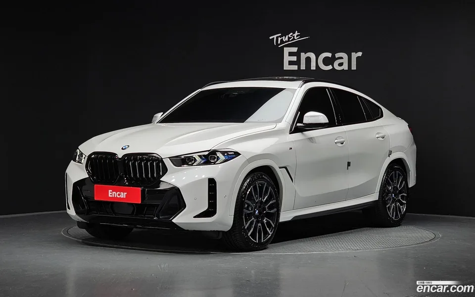 BMW X6 xDrive40i M 2025 — фото 1, купить с доставкой в Москву