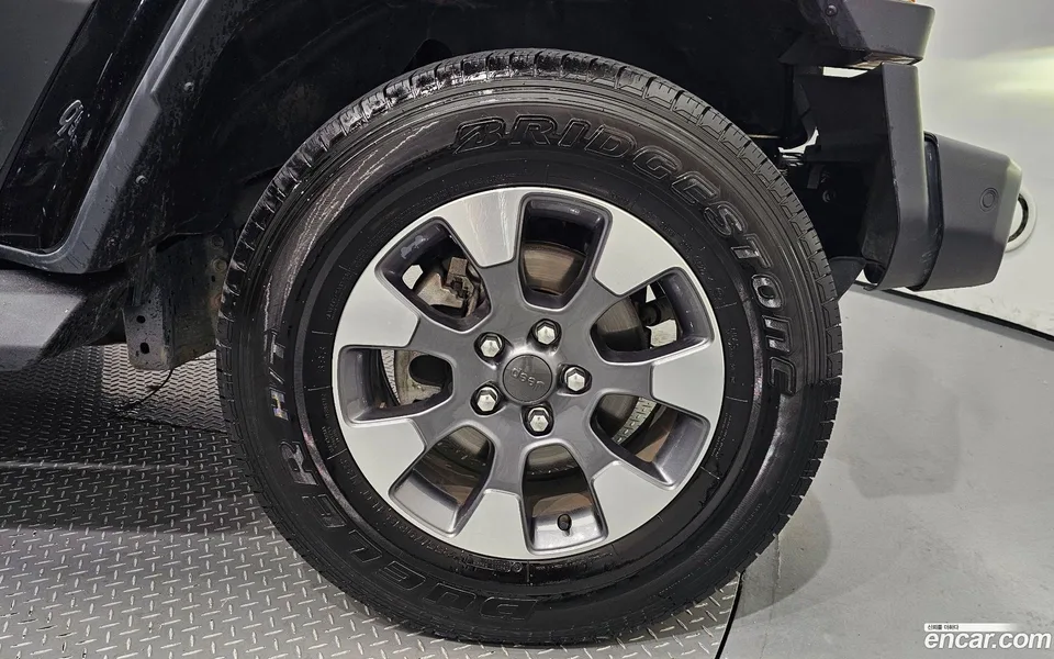 Jeep Wrangler 2.0 4 2023 — миниатюра 2