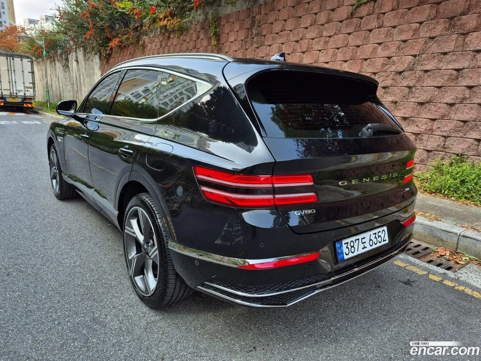 Genesis GV80 2.5T 2WD 2024 — миниатюра 2