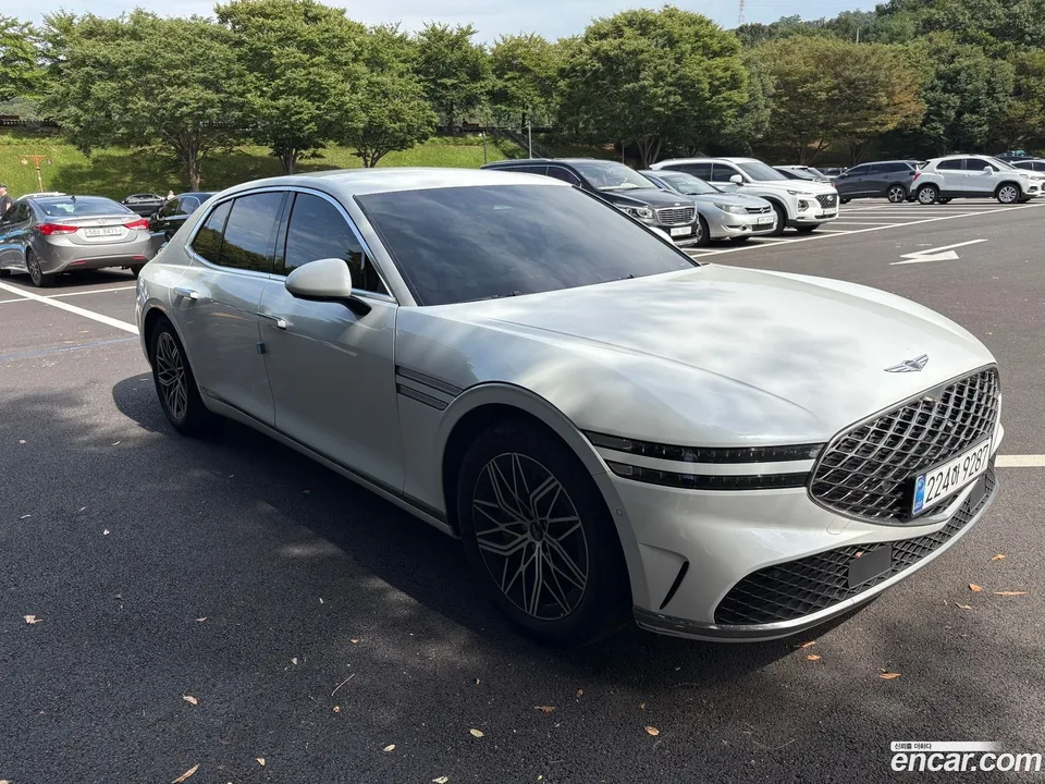Genesis G90 3.5 AWD 2025 — фото 1, купить с доставкой в Москву