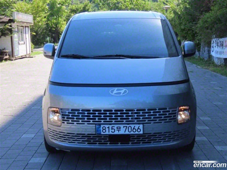 Hyundai Staria 3 2025 — фото 1, купить с доставкой в Москву