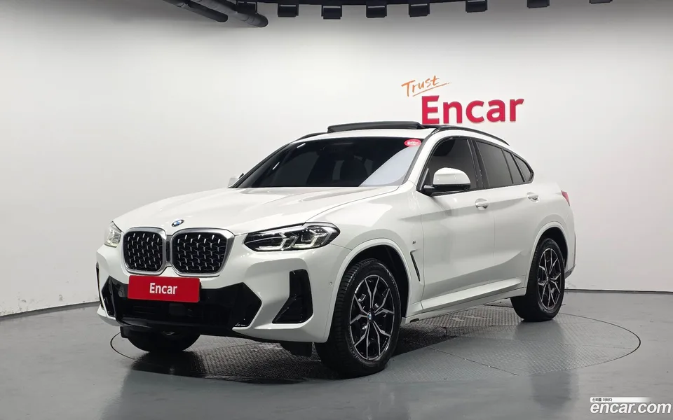 BMW X4 xDrive20i M 2023 — фото 1, купить с доставкой в Москву