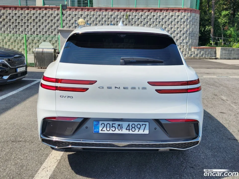 Genesis GV70 2.5T 2WD 2025 — миниатюра 4