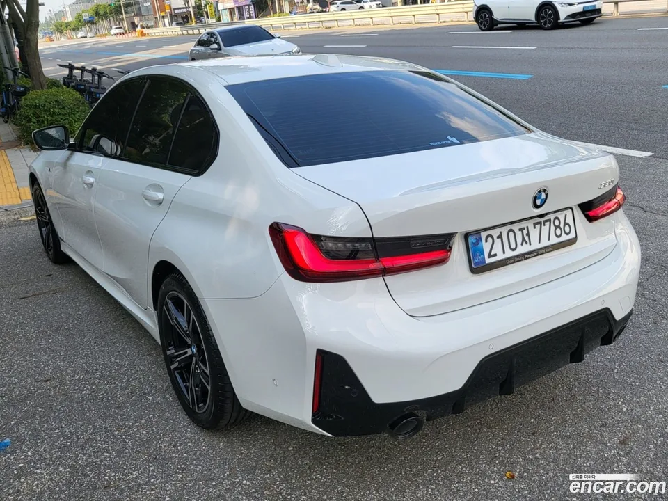 BMW 3 Series 320i M 2025 — миниатюра 3