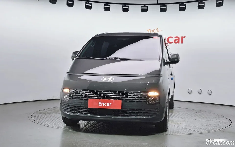 Hyundai Staria 9 2025 — миниатюра 3