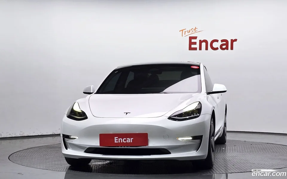 Tesla Model 3 AWD 2022 — миниатюра 3