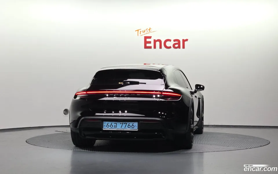 Porsche Taycan 4S 2022 — миниатюра 4